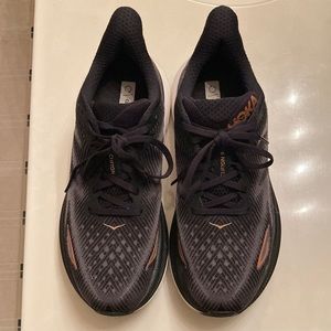 Hoka Clifton 9 Women’s shoes size 9.5